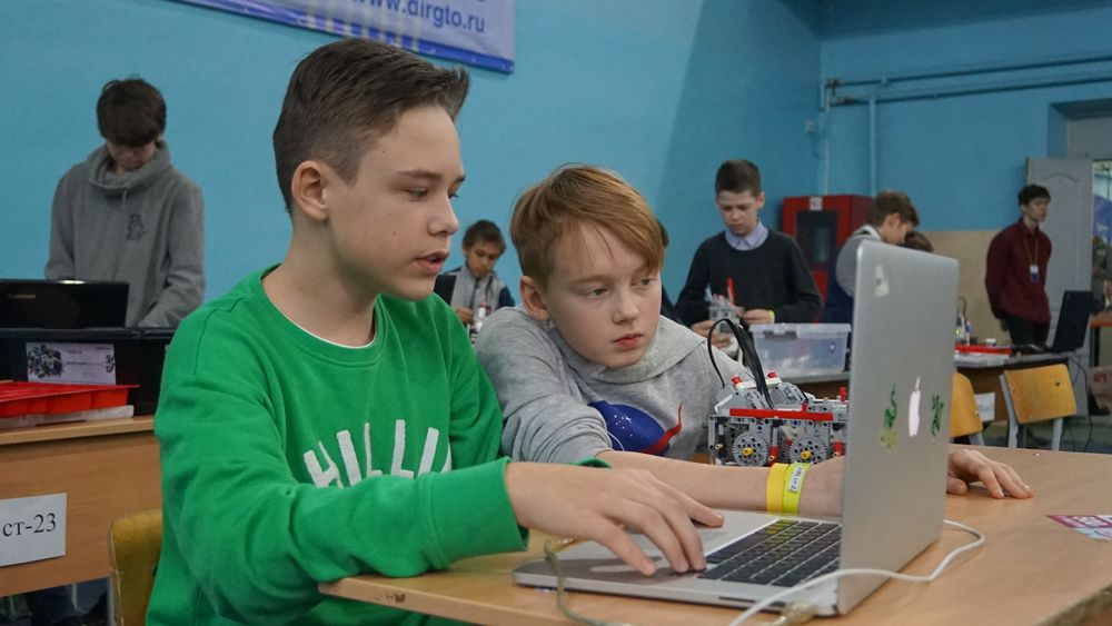 Техники Дворца покорили «Робофест – 2019»