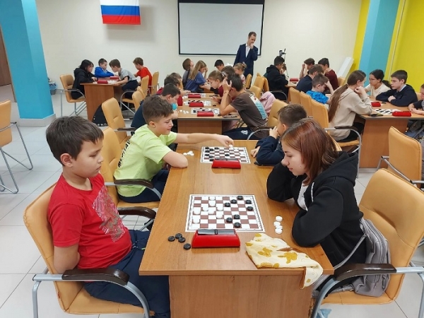 Соревнования по русским шашкам и игре Го
