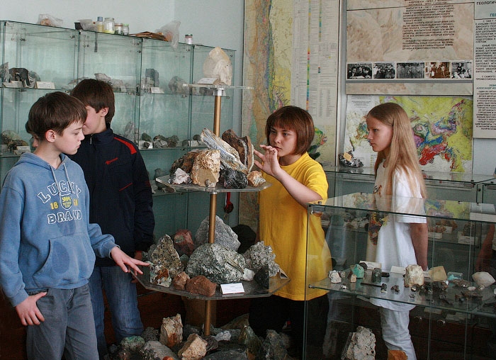 На базе геологического музея обучали инструкторов по геологии для работы в образовательных учреждениях города.