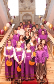 Выступления оркестра народных инструментов успешно проходили в Венгрии, Финляндии, Чехии.